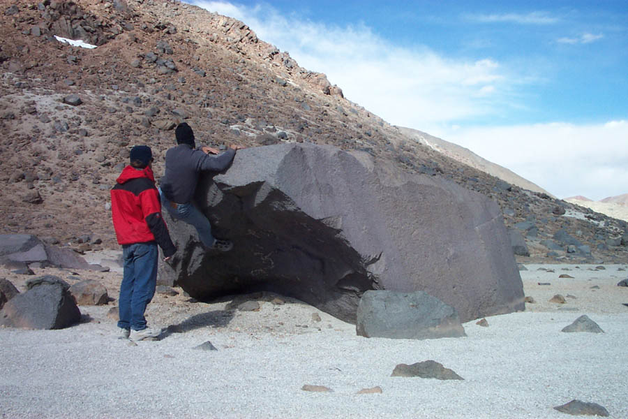 119 - bouldering at 17200'
